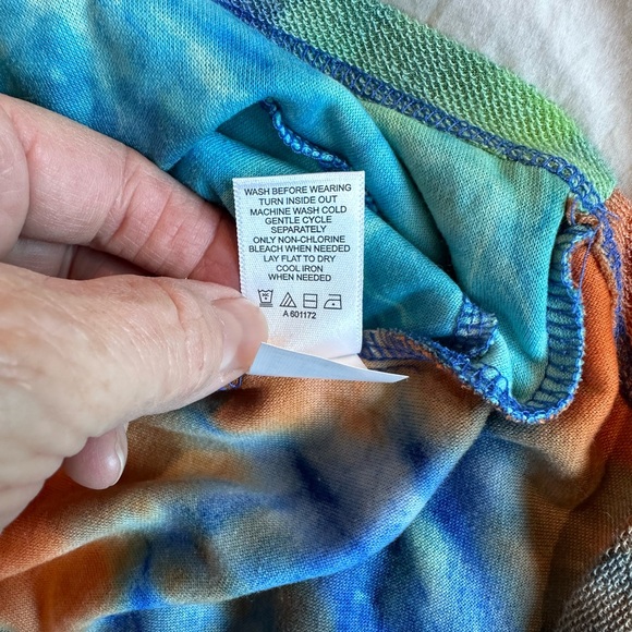 Womens Logo Lounge Tie Die Shirt.  Very Cozy with cute side pockets.  Never worn - Picture 10 of 13